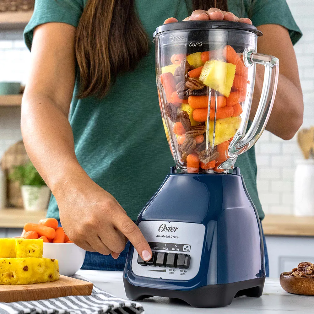 Licuadora Oster vaso de vidrio, 550 watts de potencia 800w pico BLSTKAGLPB 10