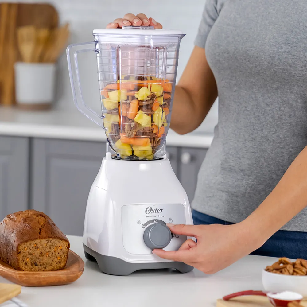 Licuadora Oster de 2 velocidades directa y 1 de pulso BLSTKAPWRD 3
