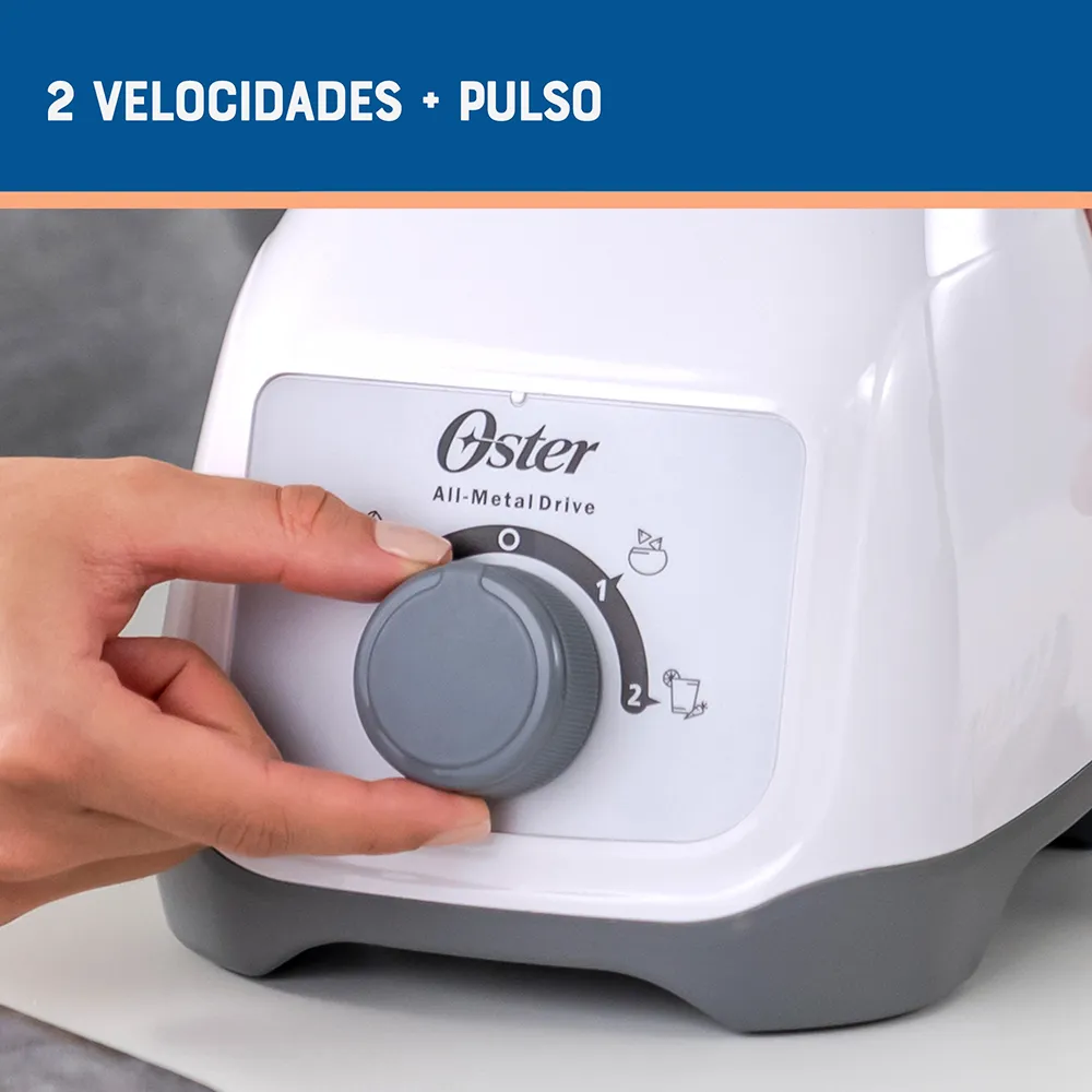 Licuadora Oster de 2 velocidades directa y 1 de pulso BLSTKAPWRD 4