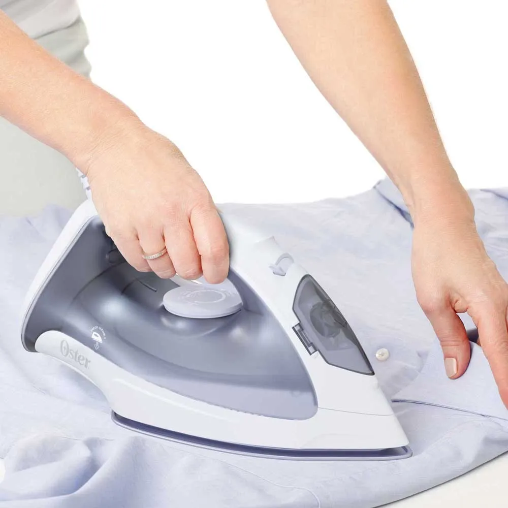 Plancha Oster de vapor 3801 – Compacta y ligera | Comercial Electroahorro Guatemala - Imagen 7