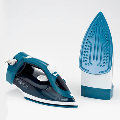 Plancha Black+Decker ICR004B con cable retráctil