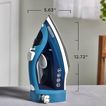 Plancha Black+Decker ICR004B con cable retráctil